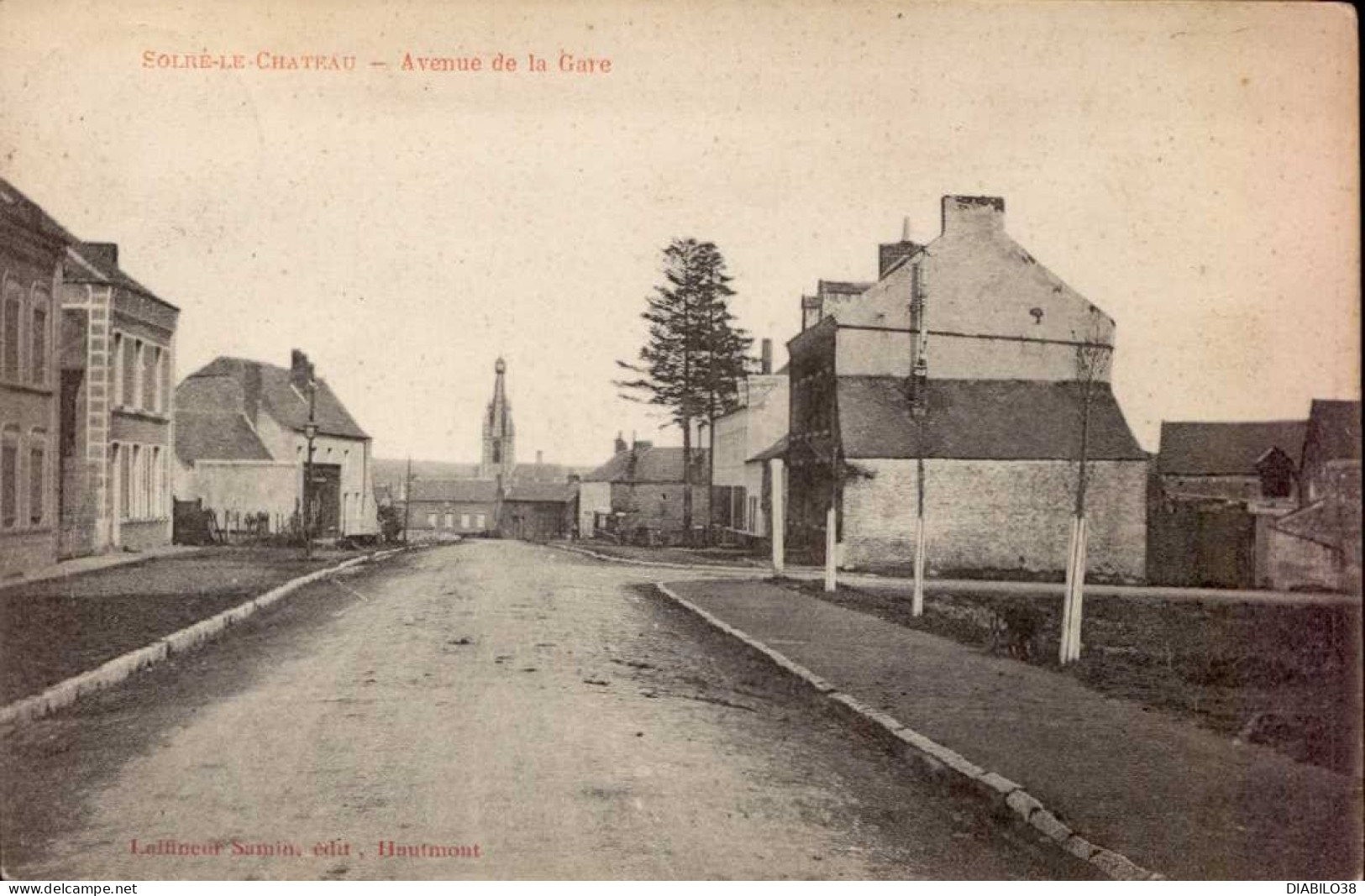 SOLRE-LE-CHATEAU   ( NORD )  AVENUE DE LA GARE - Solre Le Chateau