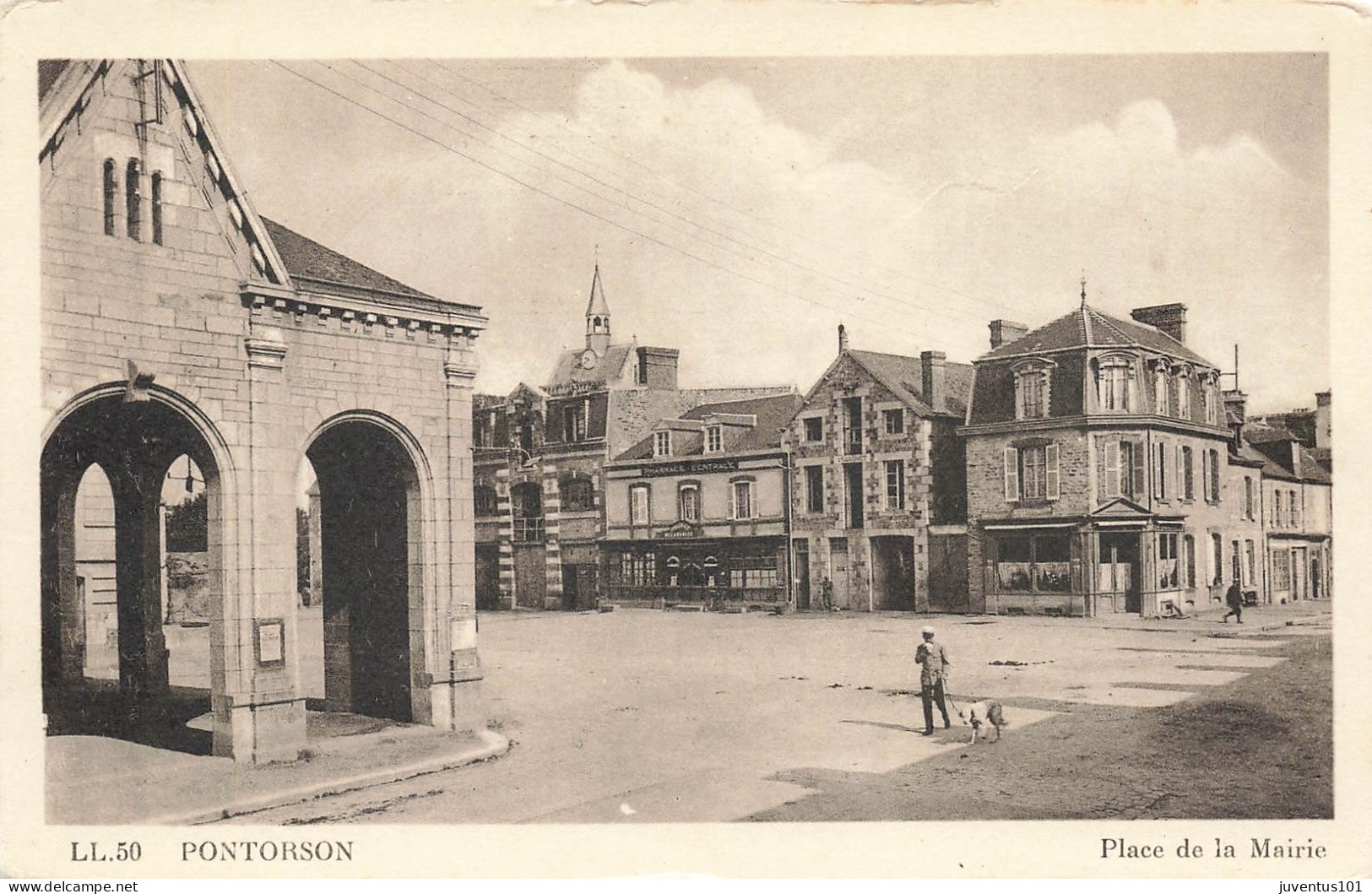 CPA Pontorson-Place De La Mairie-50    L2776 - Pontorson