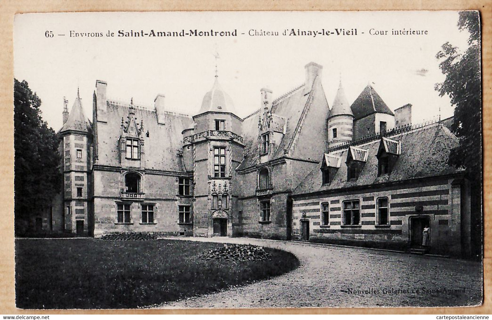 14388 / Peu Commun AINEY-le-VIEIL Environs St SAINT-AMAND-MONTROND 18-Cher Chateau Cour Intérieure 1910s - N.G 65 - Ainay-le-Vieil
