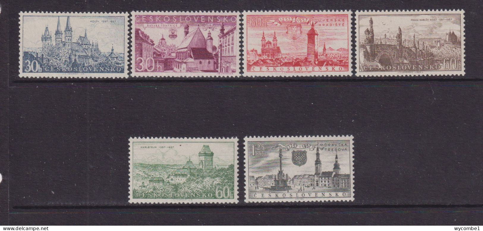 CZECHOSLOVAKIA  - 1957  Towns And Monuments Set  Never Hinged Mint - Unused Stamps