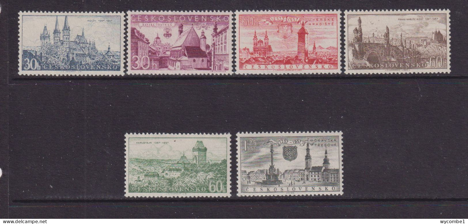 CZECHOSLOVAKIA  - 1957  Towns And Monuments Set  Never Hinged Mint - Ongebruikt