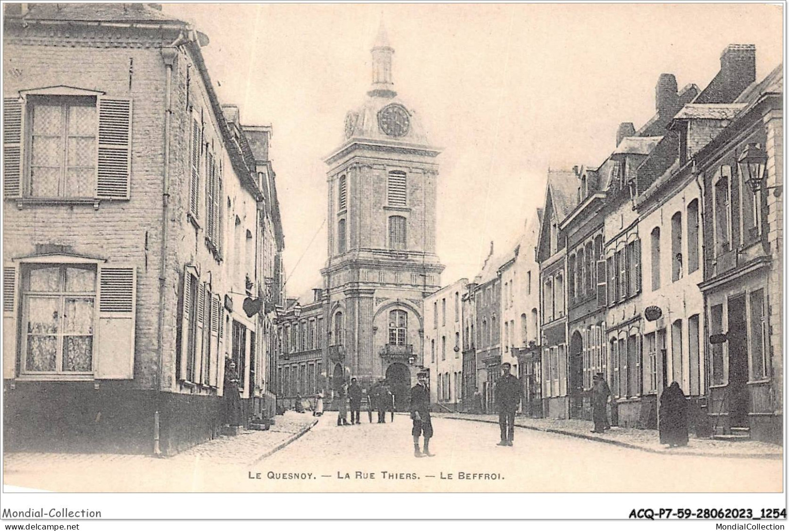 ACQP7-59-0633 - LE QUESNOY - La Rue Thiers - Le Beffroi - Le Quesnoy