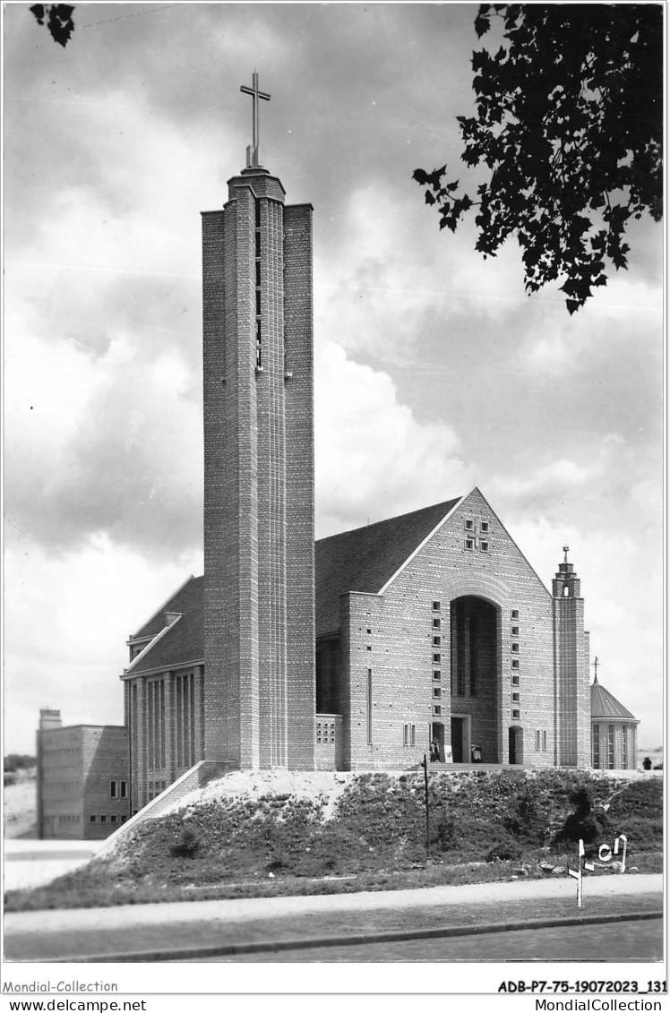 ADBP7-75-0629 - PARIS - Sainte-marie Médiatrice - élevée En Reconnaissance De La Libération De Paris  - Eglises