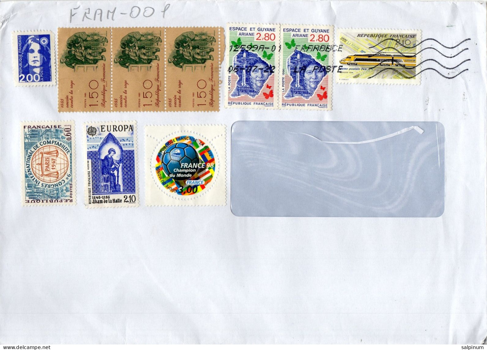 Philatelic Envelope With Stamps Sent From FRANCE To ITALY - Lettres & Documents