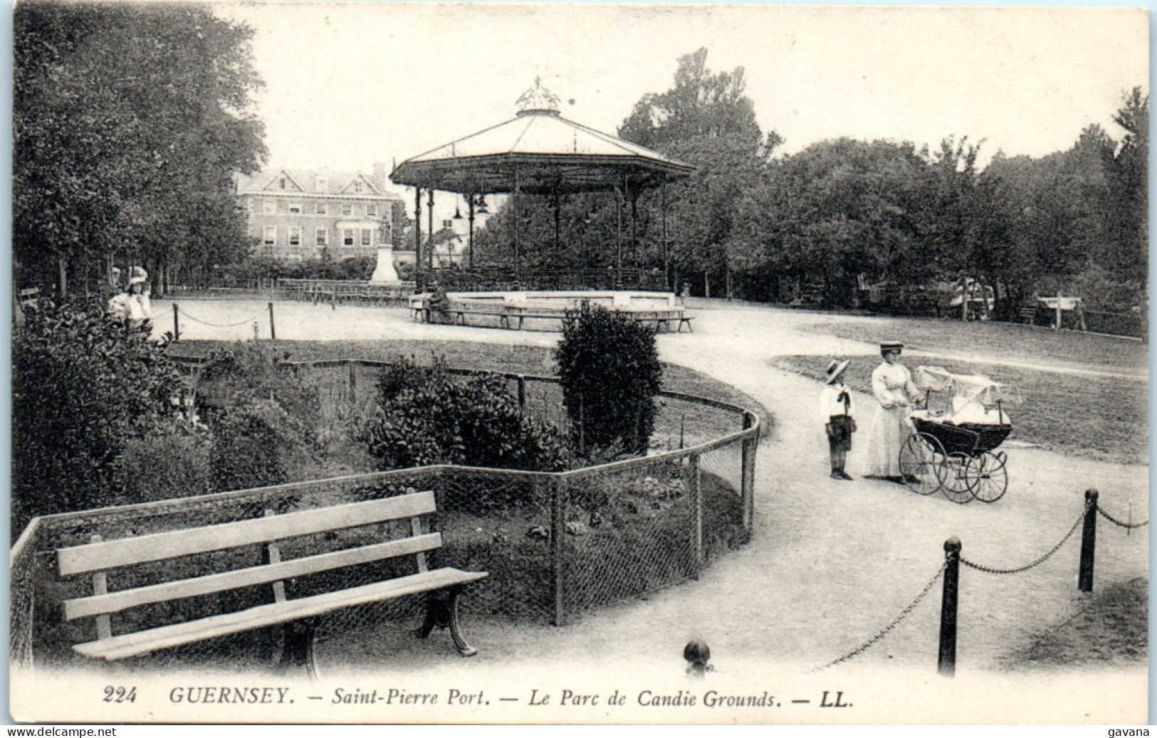 GUERNSEY - Saint-Pierre-Port - Le Parc De Candie Grounds  - Guernsey