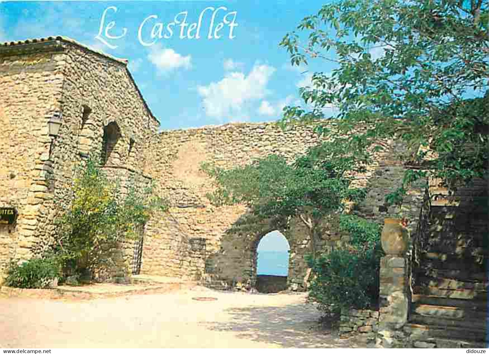 83 - Le Castellet - La Place De La Mairie - Le Trou De La Dame - CPM - Voir Scans Recto-Verso - Le Castellet