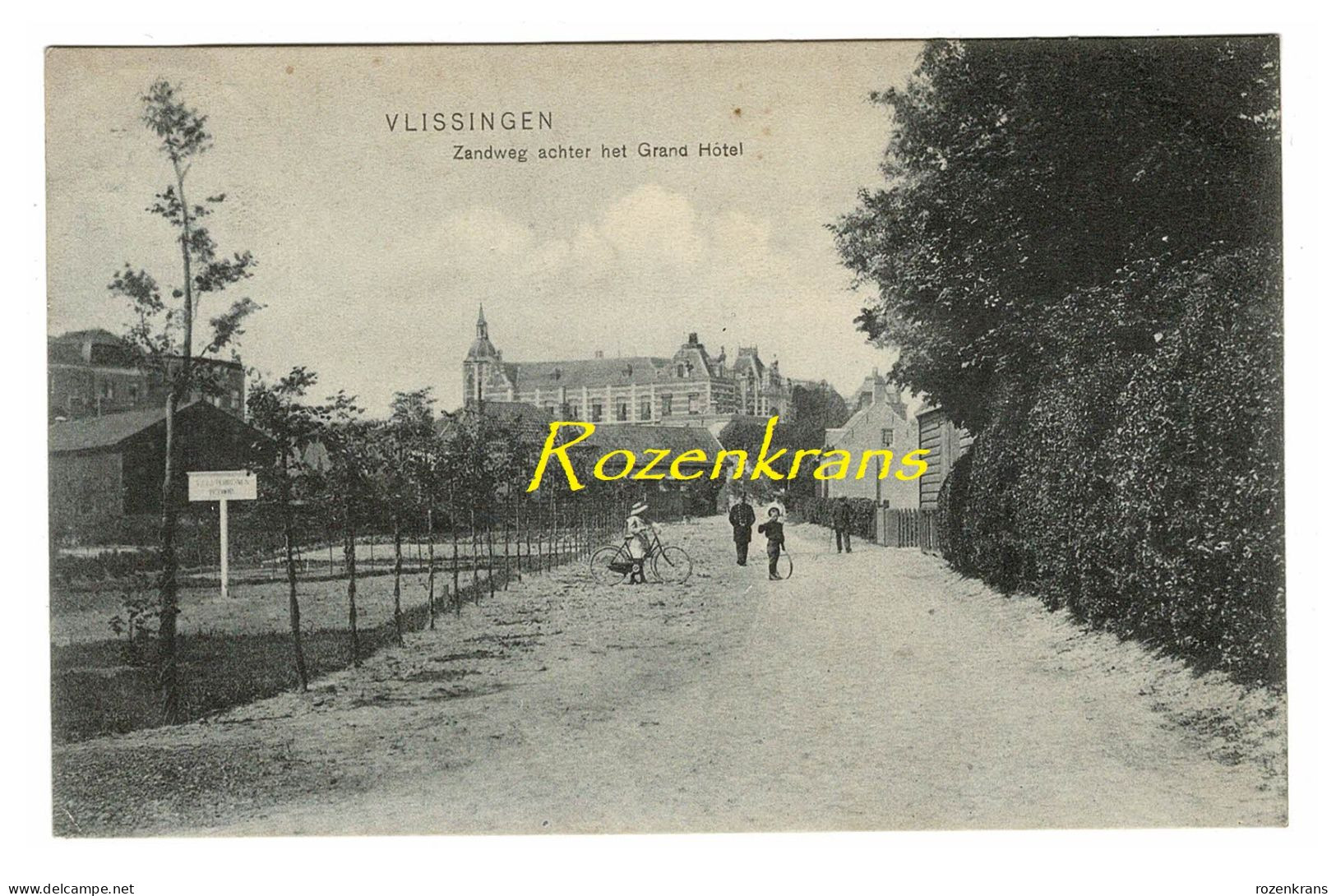 Vlissingen 1909 Zandweg Achter Het Grand Hotel Zeeland Geanimeerd Met Kinderen Speelgoed Hoepel - Vlissingen