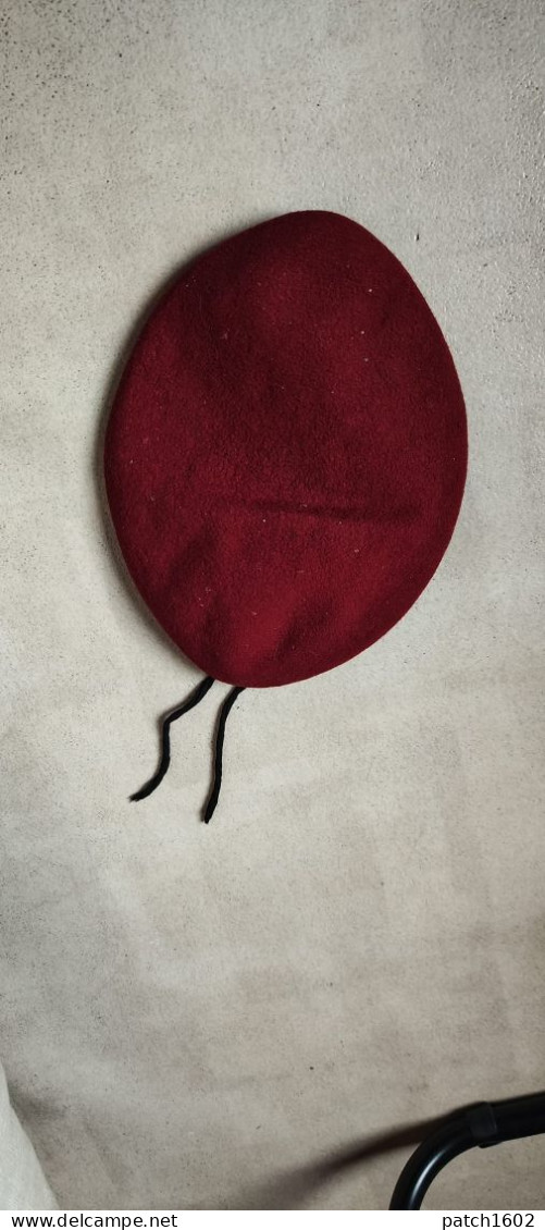 BÉRET ROUGE PARACHUTISTE DES TROUPES DE MARINE,(FRANCE) - Hoeden