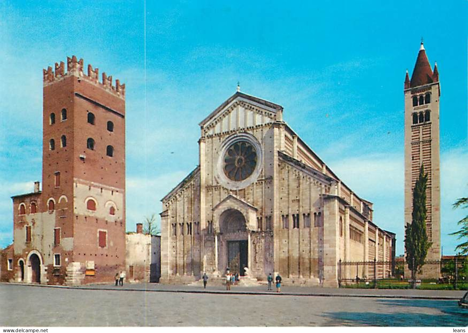 ITALIE  -  LOT DE 107 CARTES POSTALES SEMI-MODERNES