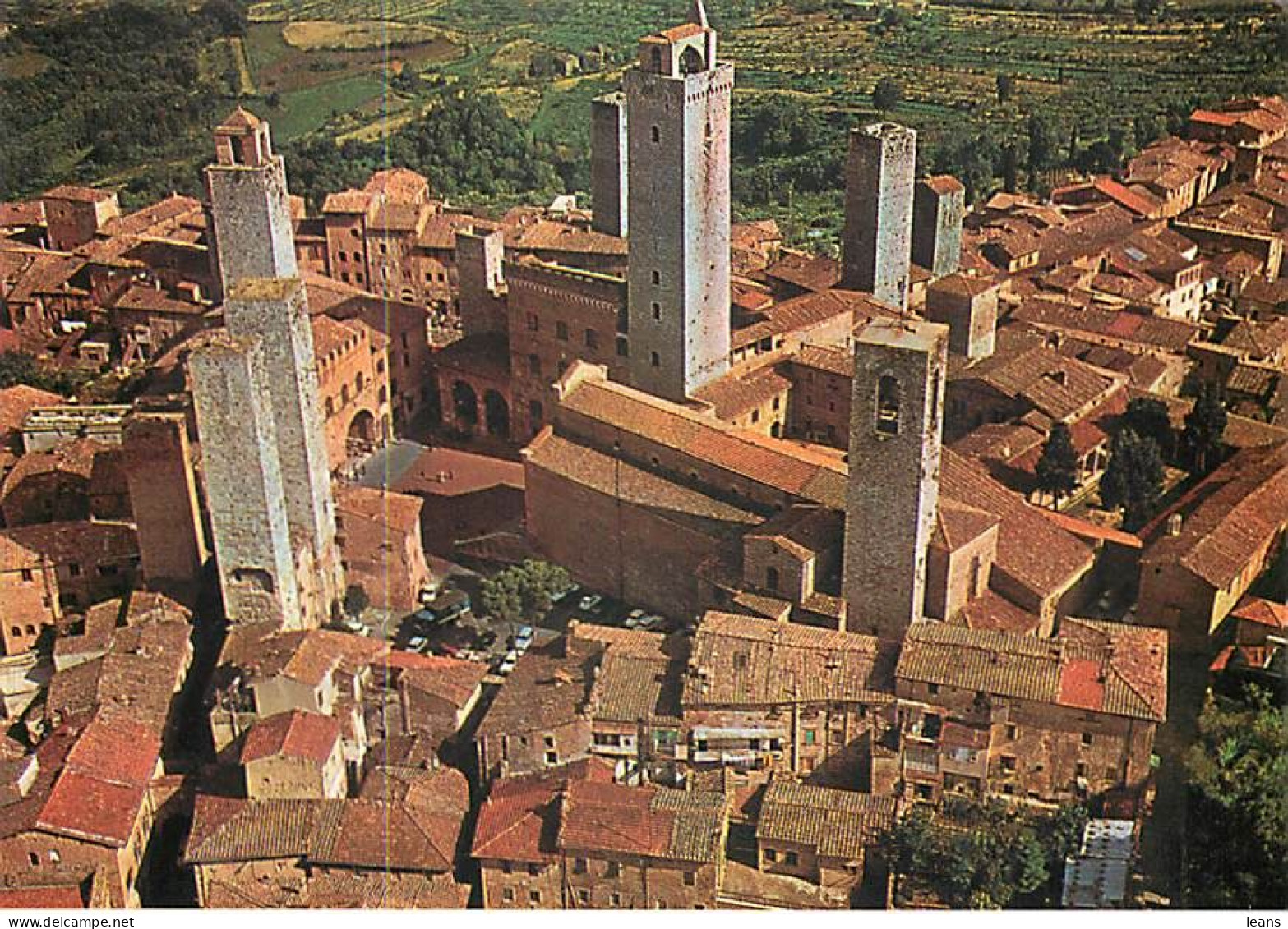 ITALIE  -  LOT DE 107 CARTES POSTALES SEMI-MODERNES