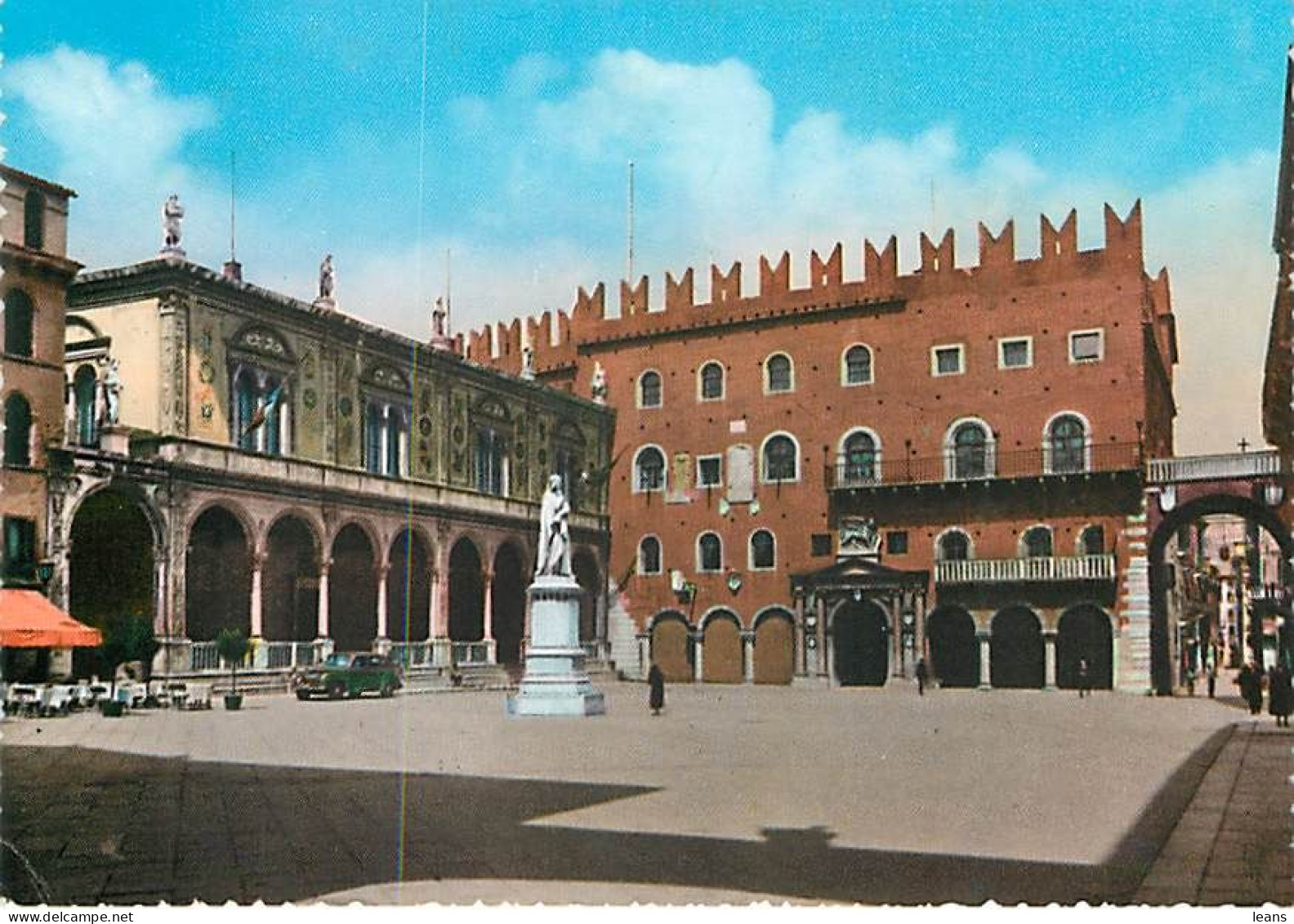 ITALIE  -  LOT DE 107 CARTES POSTALES SEMI-MODERNES