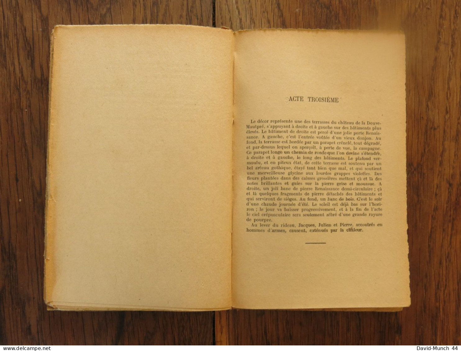 Les bouffons, Pièce en quatre actes en vers de Miguel Zamacois. Ernest Flammarion, éditeur. 1943