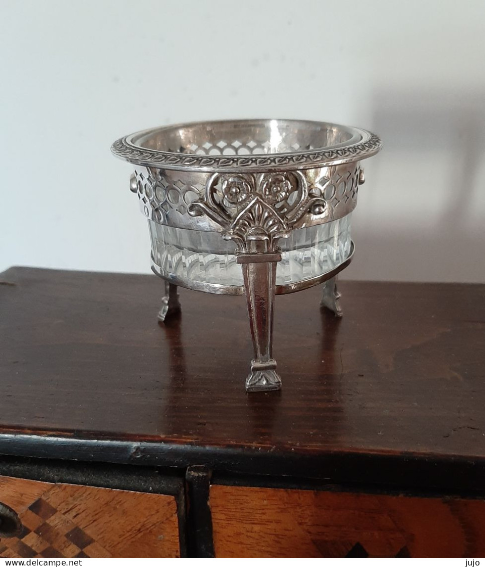 Autres Collections - Saleron Tripode Avec Verrine En Argent - Poinçon 2ème Coq Epoque Empire 1809 - 1819 - Plata