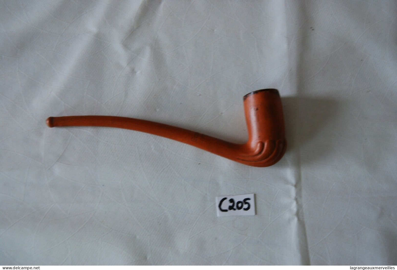 C205 Ancienne Pipe De Couleur Rouge - Terre De Pipe - Scouflaire Onnaing - Other & Unclassified