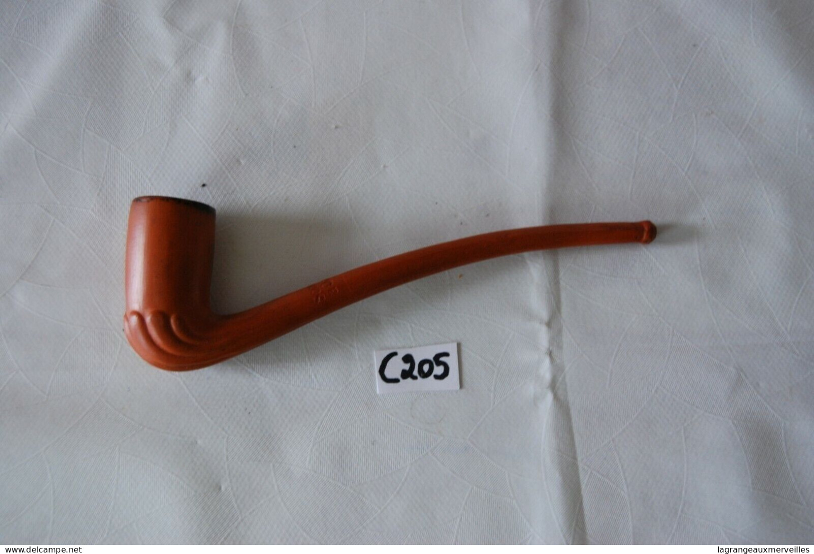 C205 Ancienne Pipe De Couleur Rouge - Terre De Pipe - Scouflaire Onnaing - Autres & Non Classés