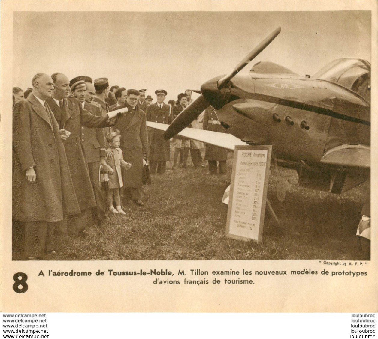 TOUSSUS LE NOBLE AERODROME MR TILLON EXAMINE LES NOUVEAUX MODELES D'AVIONS  ROCHE AVIATION  DOCUMENT FEUILLET 24 X 20 CM - Other & Unclassified