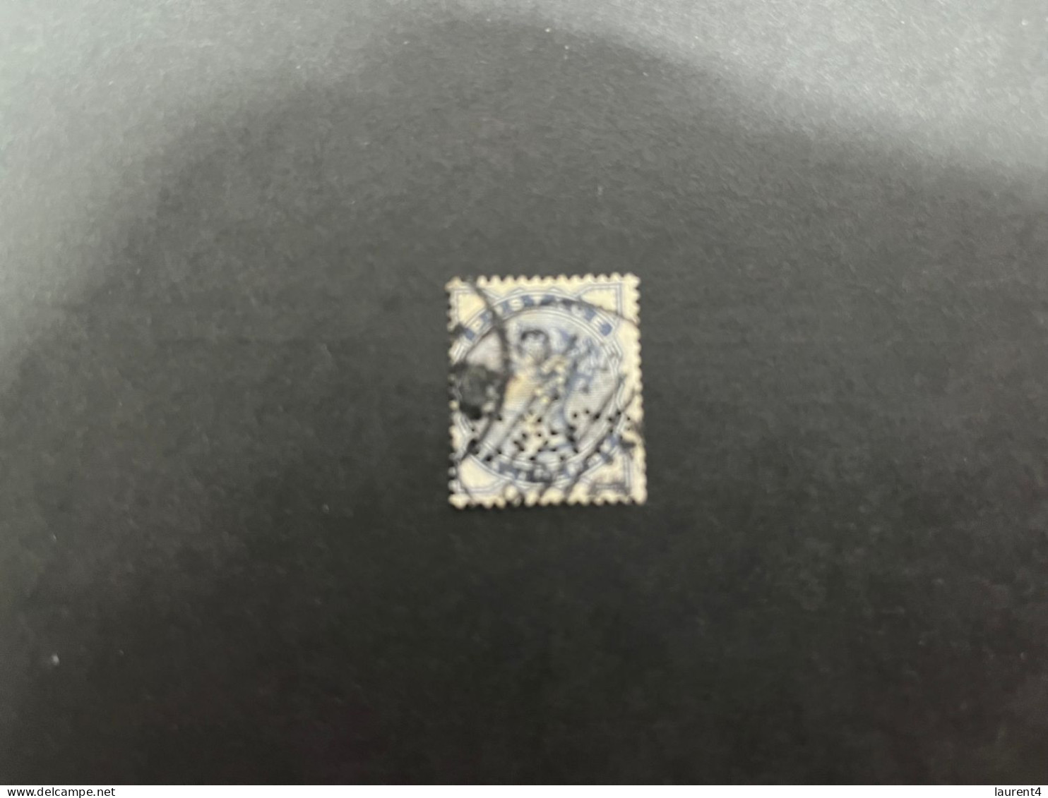 23-3-2024 (stamp) UK - Queen - Perfins - Ongetand