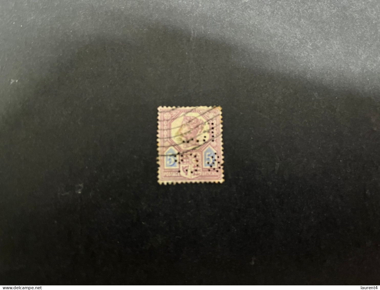 23-3-2024 (stamp) UK - Queen - Perfins - Ongetand