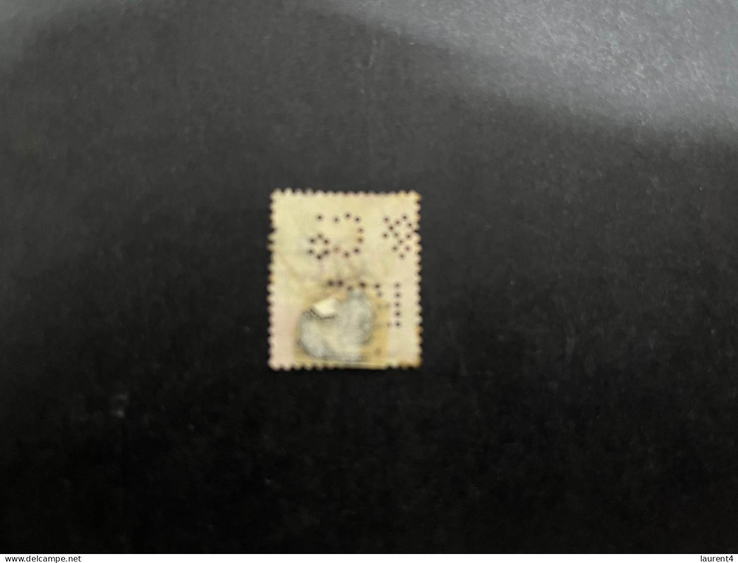 23-3-2024 (stamp) UK - Queen - Perfins - Geschnitten