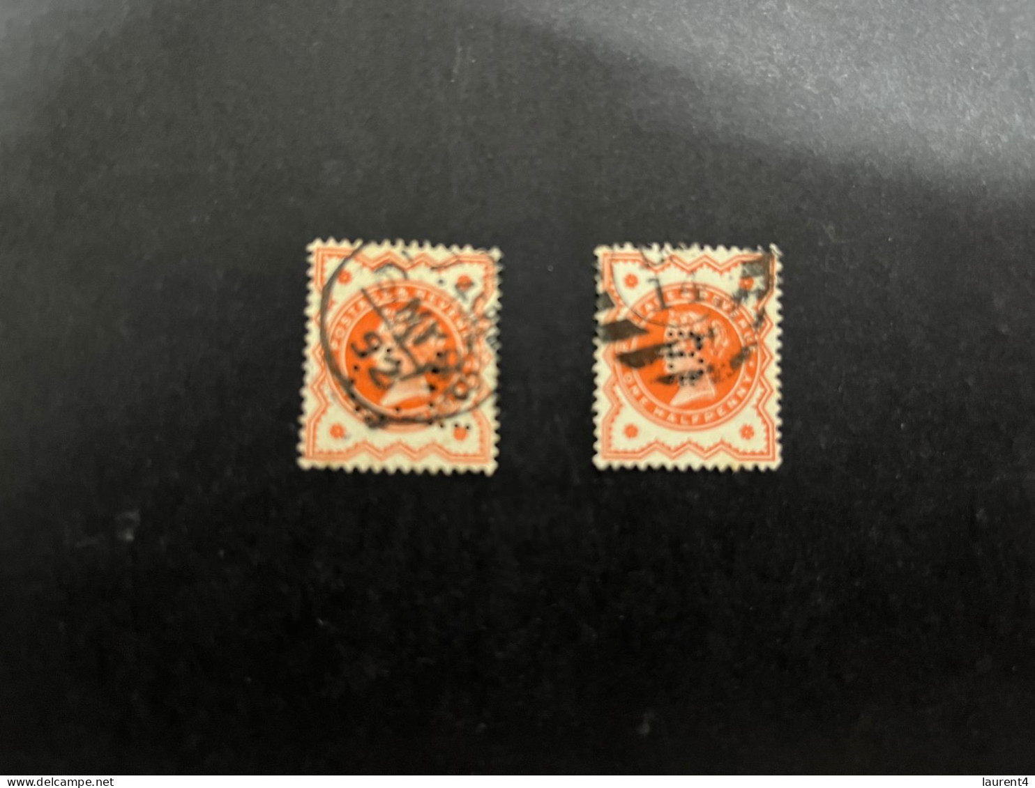 23-3-2024 (stamp) UK - Queen X 2 - Perfins - Geschnitten