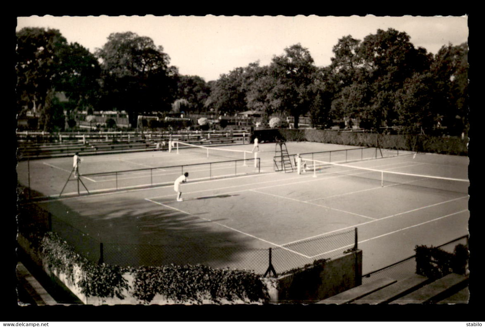 SPORTS - TENNIS - RACING-CLUB DE FRANCE, CROIX CATALAN - BOIS DE BOULOGNE - LES COURTS DES CHAMPIONNATS - Tennis