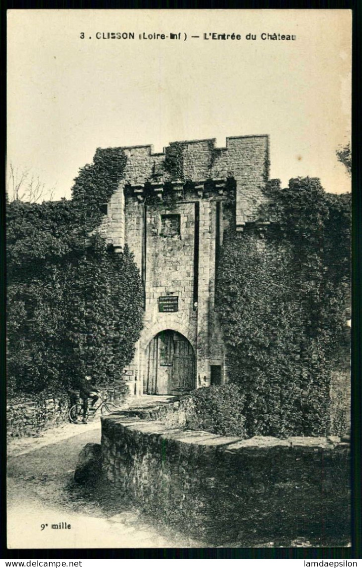 A69  FRANCE CPA CLISSON LOIRE - L' ENTRÉE DU CHATEAU - Verzamelingen & Kavels