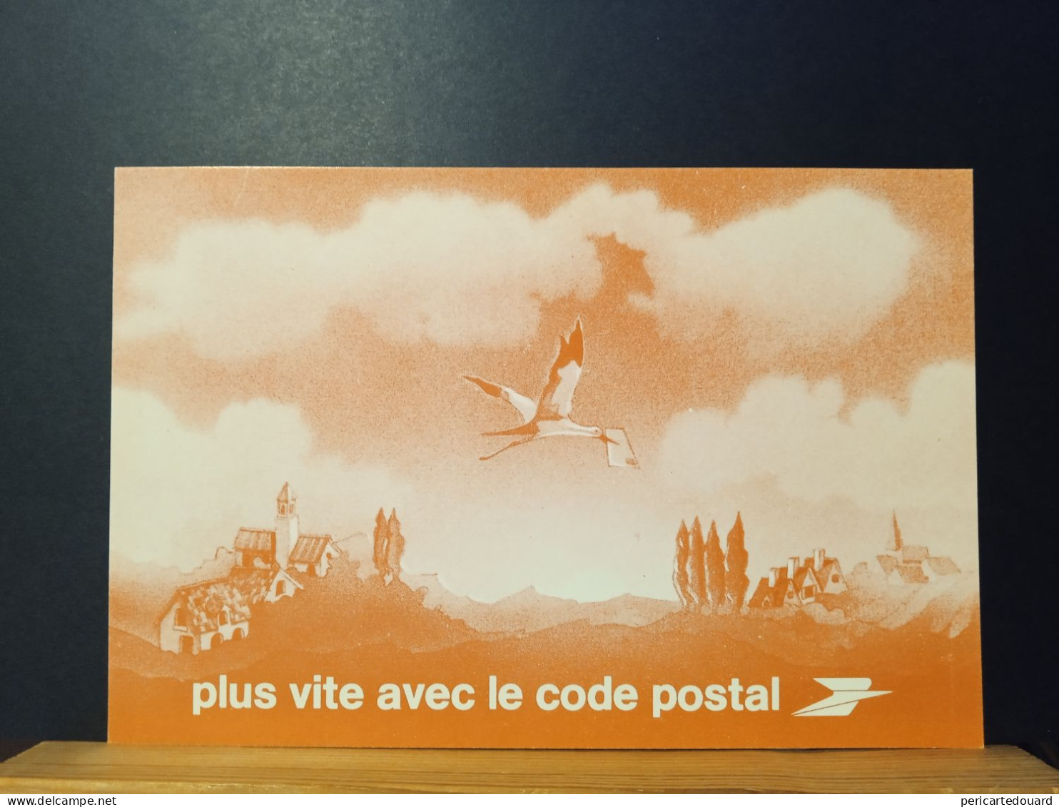 Code Postal. Carte Postale En Franchise "Plus Vite Avec Le Code Postal" Recto Orangé. Neuve - Lettere