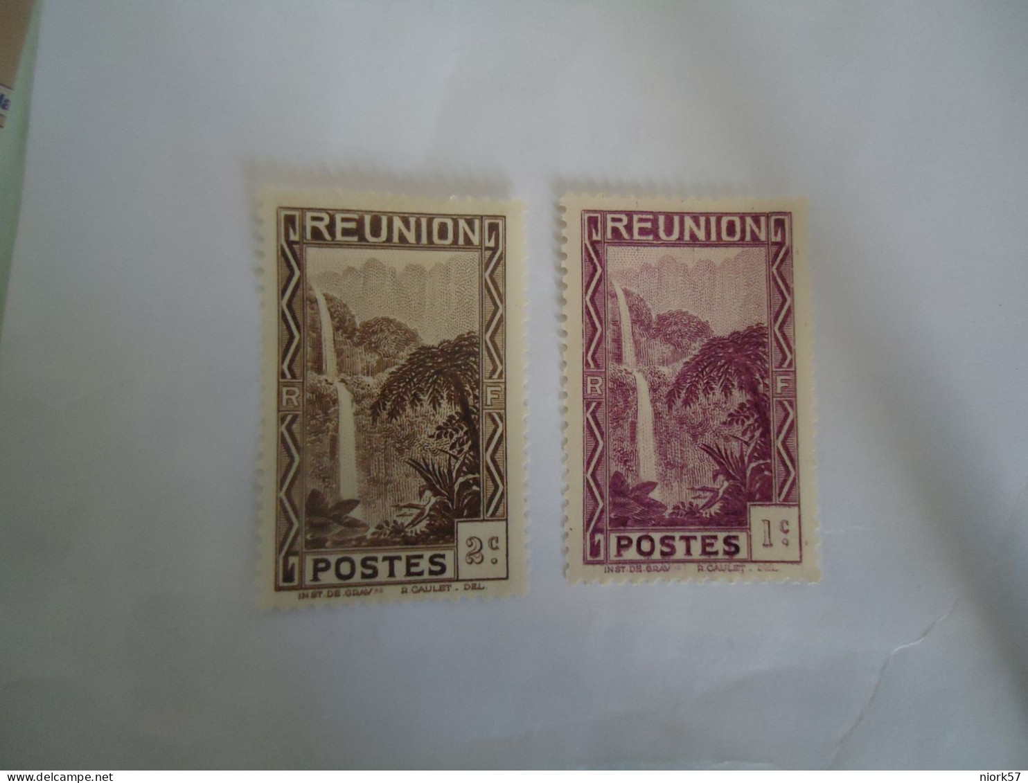 REUNION   MLN 2  STAMPS  FALLS - Andere & Zonder Classificatie