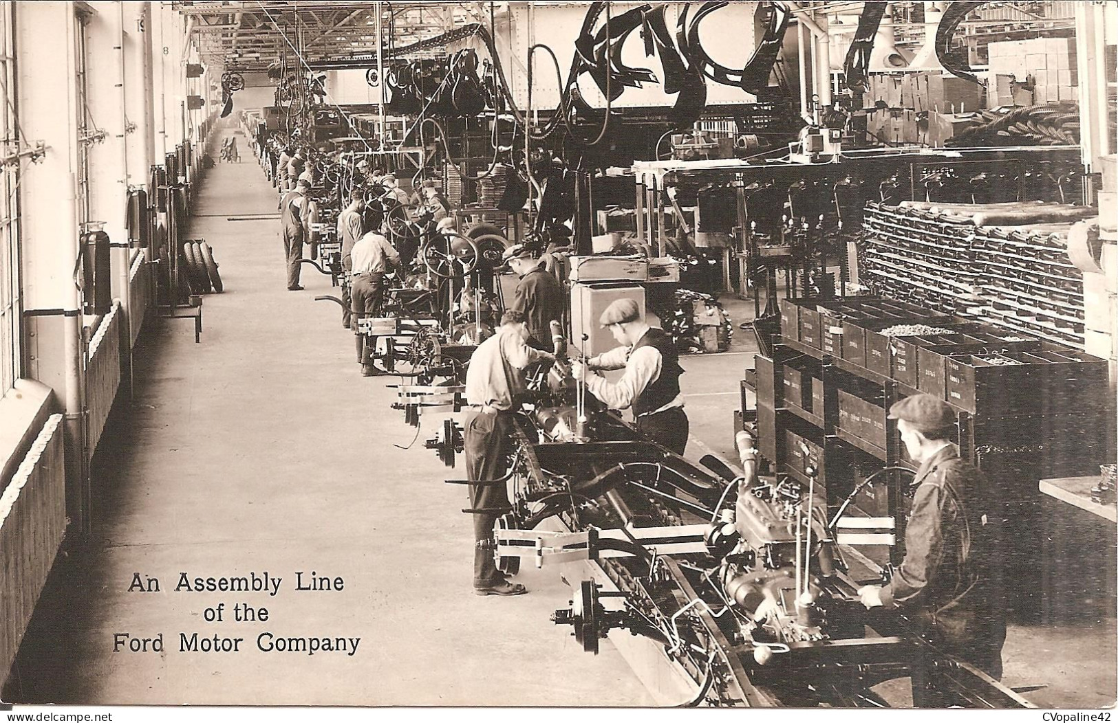 DEARNBORN (MICHIGAN) An Assembly Line Of The FORD MOTOR COMPANY - Dearborn