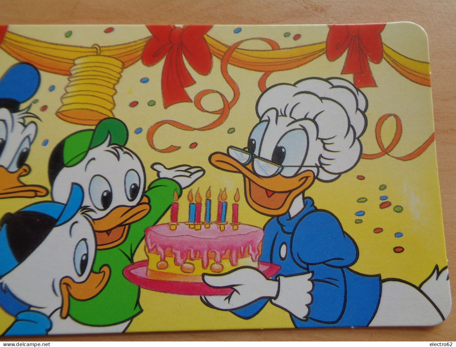 Carte Nestlé  Disney Family Donald Duck Riri Fifi Loulou Anniversaire  Birthday  BD Comic Grandmère Grandma - Altri & Non Classificati