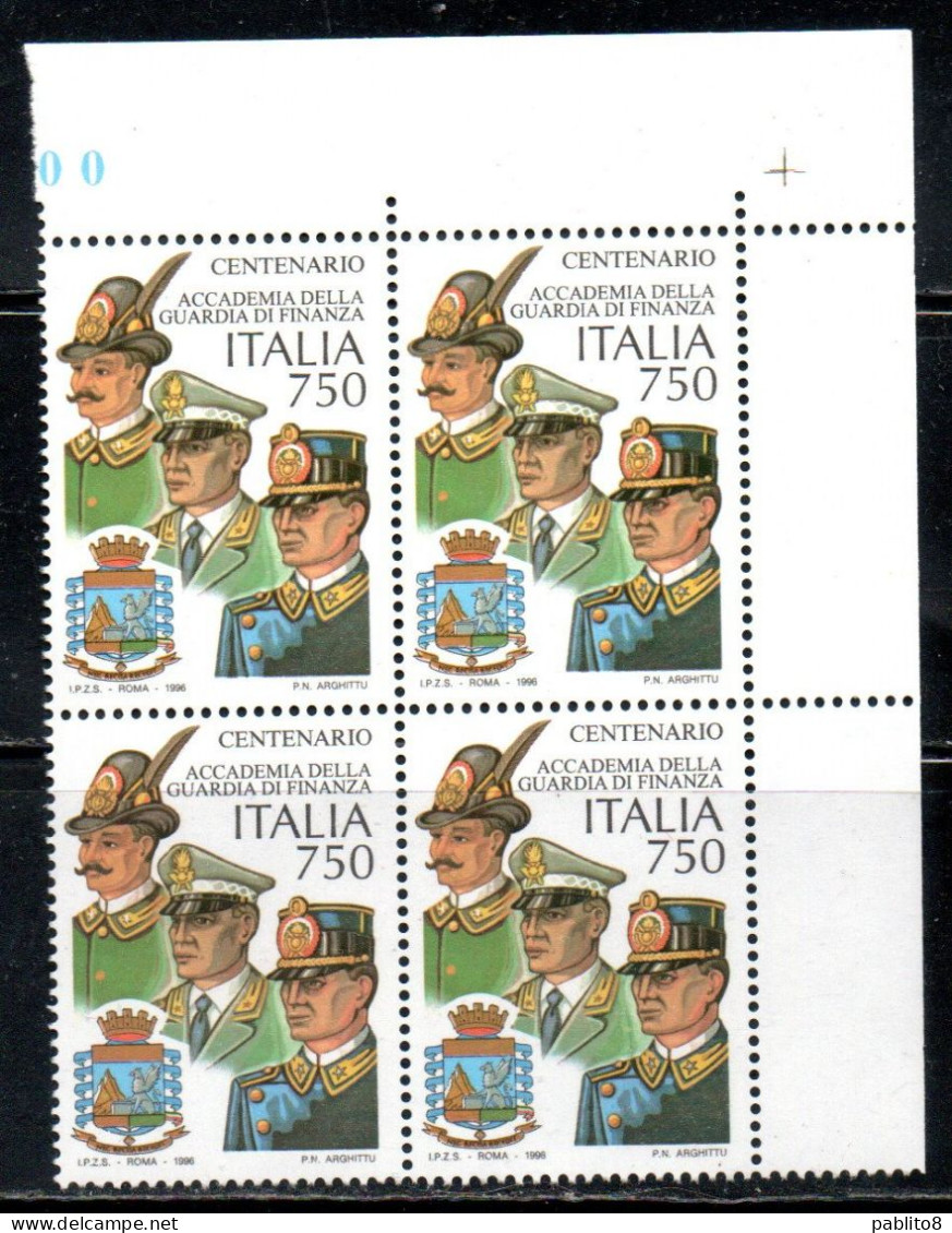 ITALIA REPUBBLICA ITALY REPUBLIC 1996 LE ISTITUZIONI CENTENARIO DELLA GUARDIA DI FINANZA QUARTINA ANGOLO DI FOGLIO MNH - 1991-00: Mint/hinged