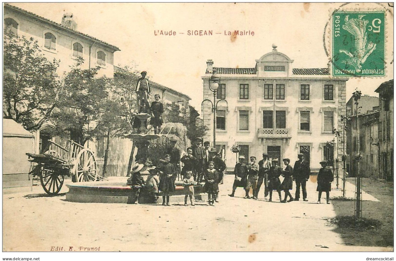 11 SIGEAN. La Mairie Et Fontaine - Sigean