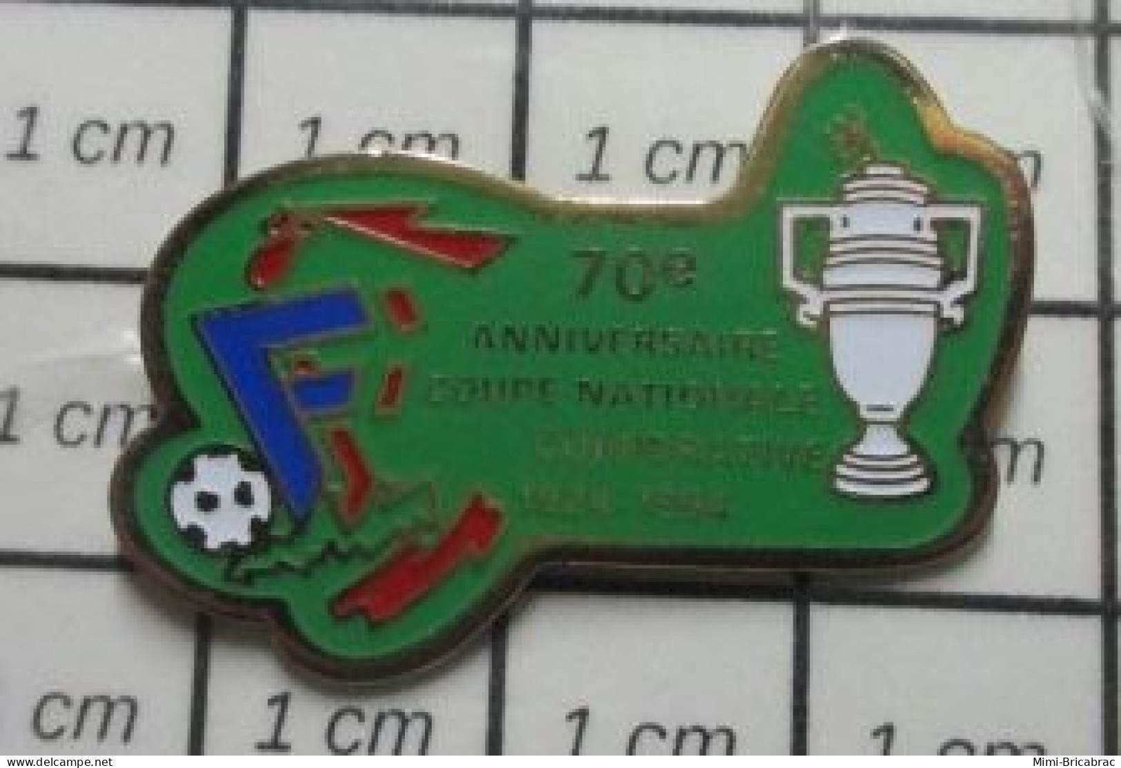 511B Pin's Pins / Beau Et Rare / SPORTS / FOOTBALL FFF 70 ANS COUPE NATIONALE CORPORATIVE 1924 1994 - Football