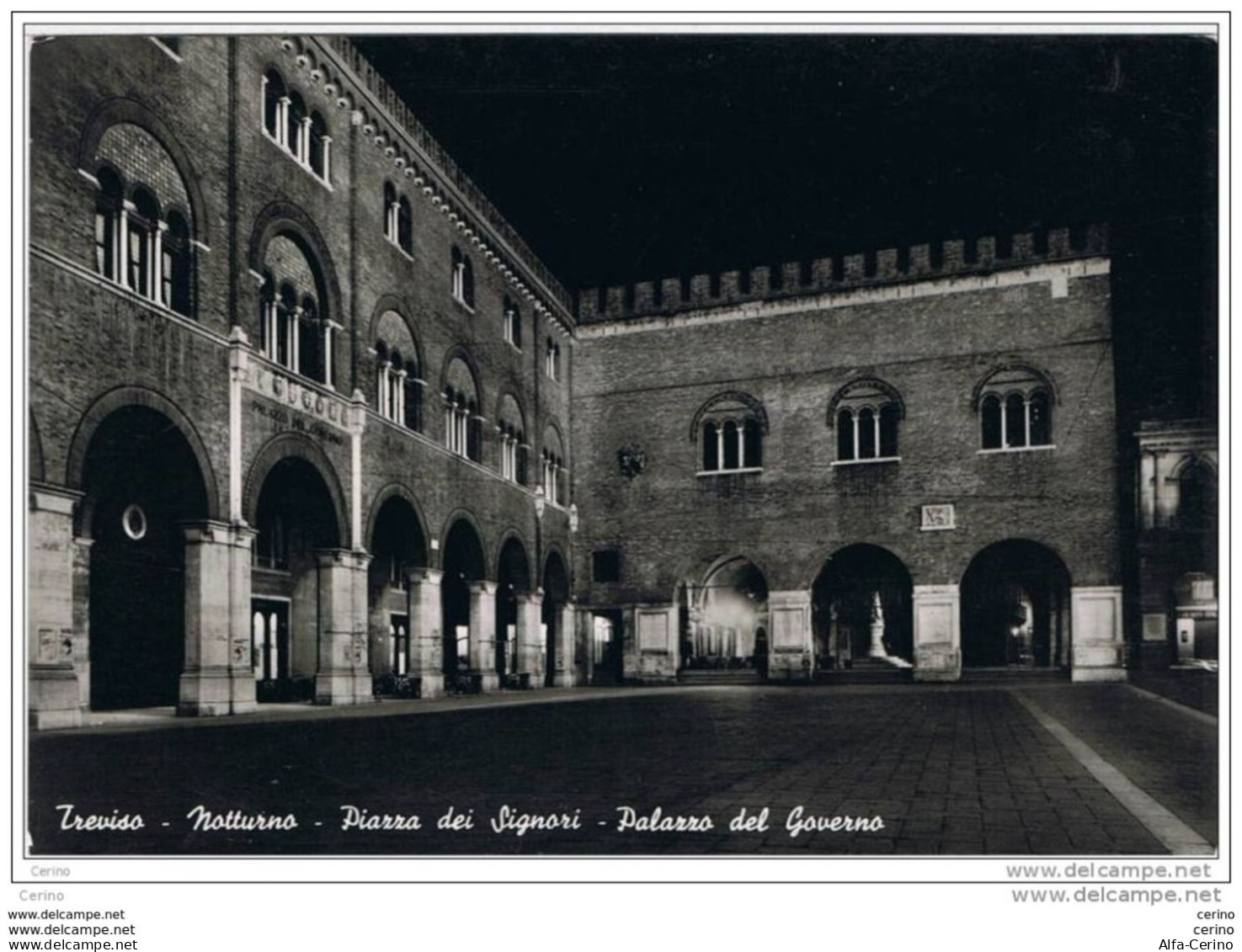 TREVISO:  PIAZZA  DEI  SIGNORI  -  PALAZZO  DEL  GOVERNO  -  NOTTURNO  -  FOTO  -  FG - Treviso