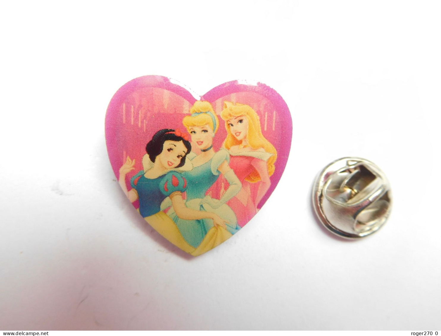 Superbe Pin's , Disney , Princesses  , Cinéma , Film Blanche Neige - Disney