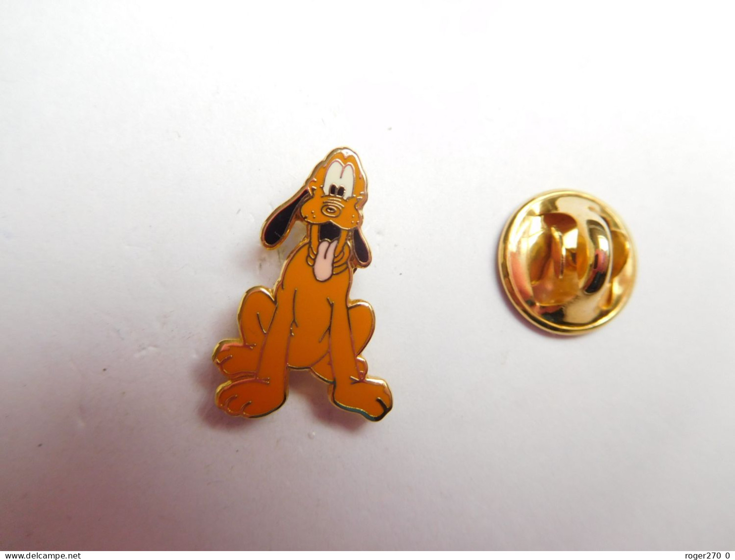 Superbe Pin's En EGF , Disney , Chien Pluto , Signé Disney - Disney