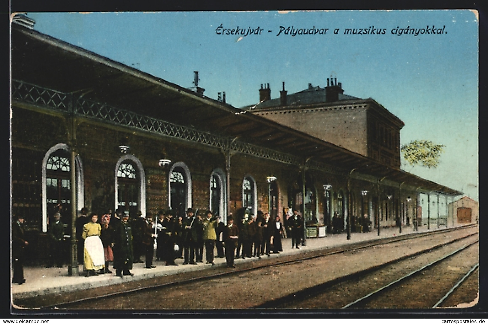 AK Èrsekujvár, Pályaudvar A Muzsikus Cigányokkal, Bahnhof  - Slovaquie