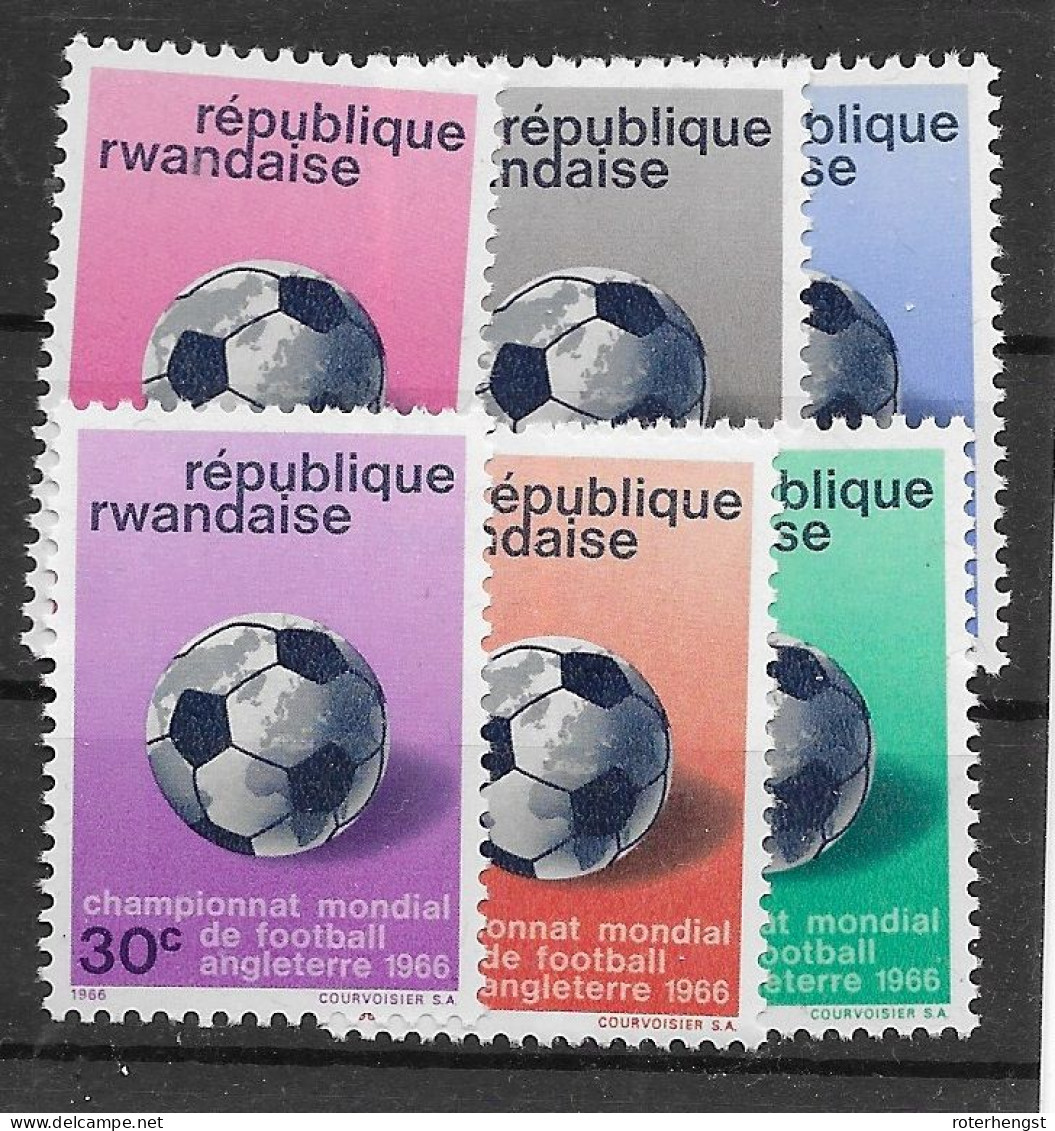 Rwanda Set Football Mnh ** 1966 5,5 Euros - Neufs
