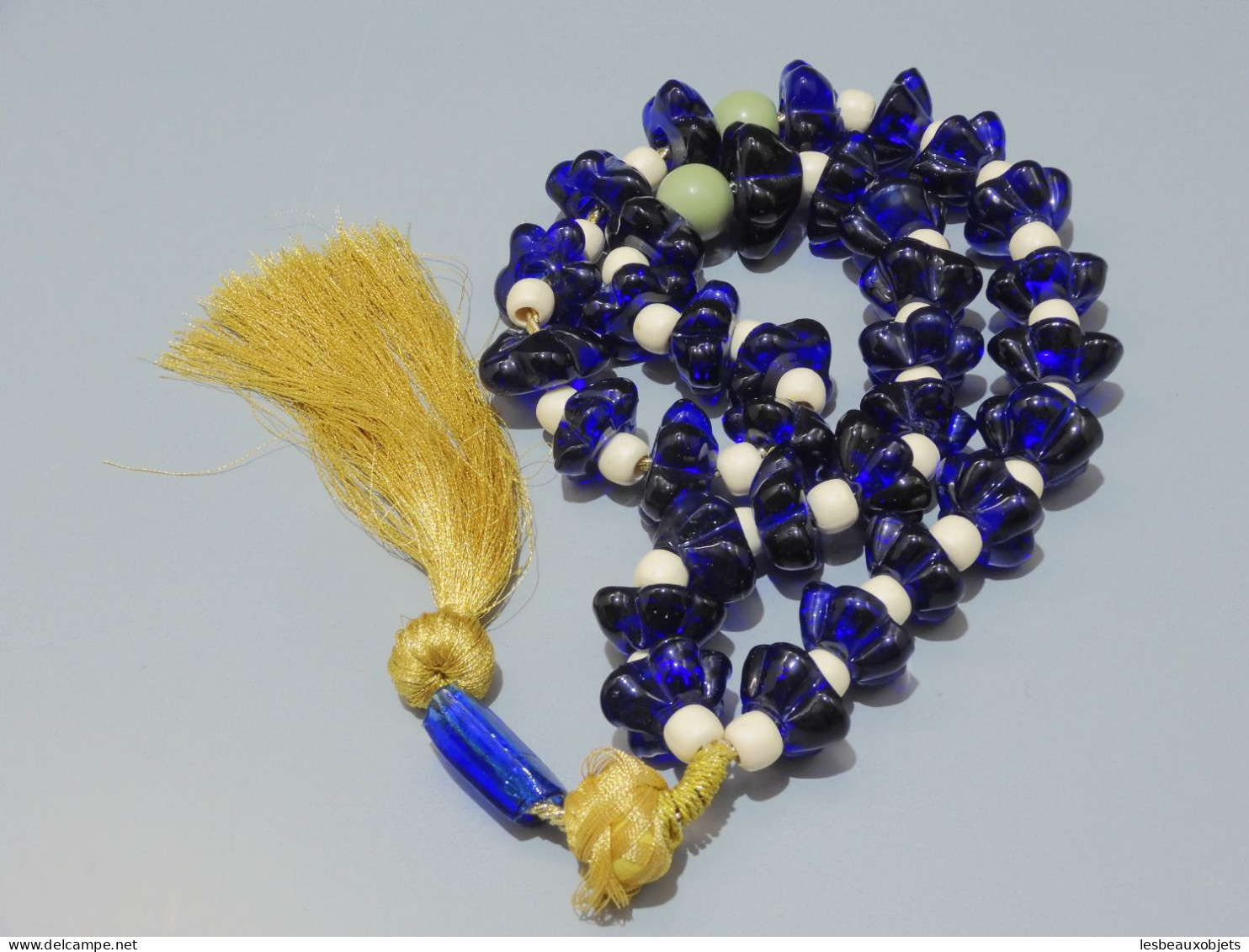 -ANCIEN CHAPELET MUSULMAN TASBIH FLEURS BLEUES VERRE & Boules Blanches vertes      E