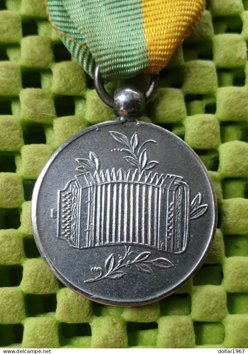 Medaille  : Sp,t Vereen Spaarnd. Kw.t + 1945 - Spaarndam  -  Original Foto  !!  Medallion  Dutch - Sonstige & Ohne Zuordnung