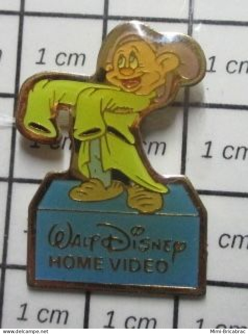 511B Pin's Pins / Beau Et Rare / DISNEY / NAIN SIMPLET BLANCHE-NEIGE HOME VIDEO - Disney