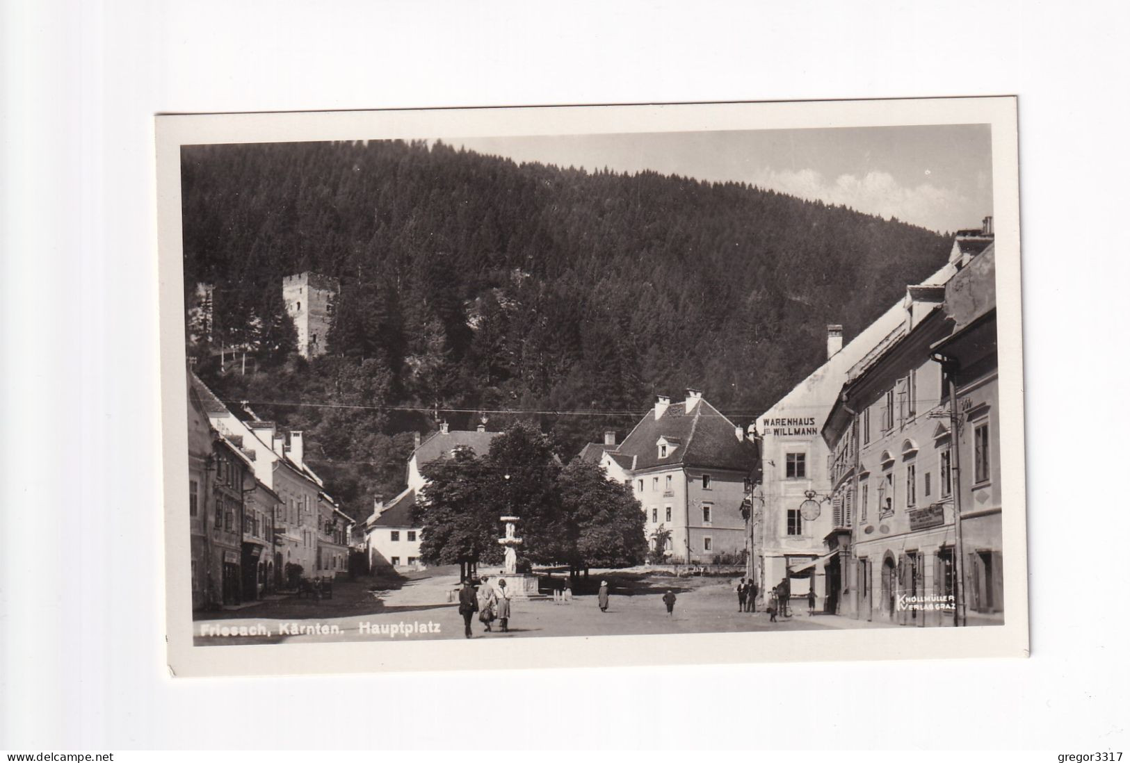 E5916) FRIESACH In Kärnten - S/W FOTO AK - Hauptplatz Belebte Ansicht Mit Warenhaus WILLMANN Etc. 1934 - Friesach