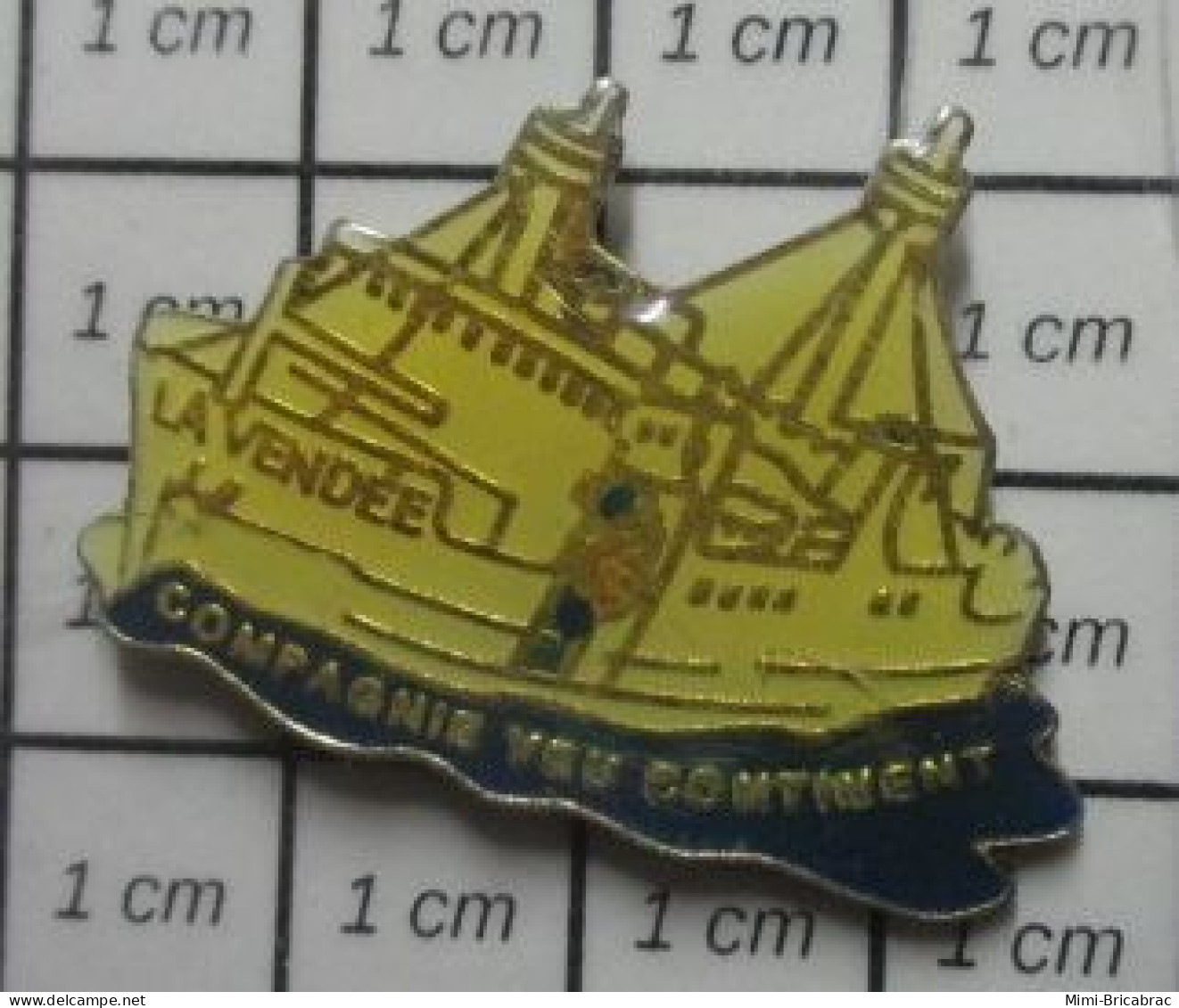 511B  Pin's Pins / Beau Et Rare / BATEAUX / CAR-FERRY LA VENDEE COMPAGNIE YEU CONTINENT - Schiffahrt