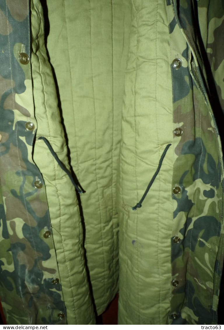 PARKA MILITAIRE DE L'ARMEE AVEC CAMOUFLAGE FEUILLAGE  , AVEC CAPUCHE ET DOUBLURE AMOVIBLE , TAILLE 96 SOIT TAILLE M OU 3 - Equipement