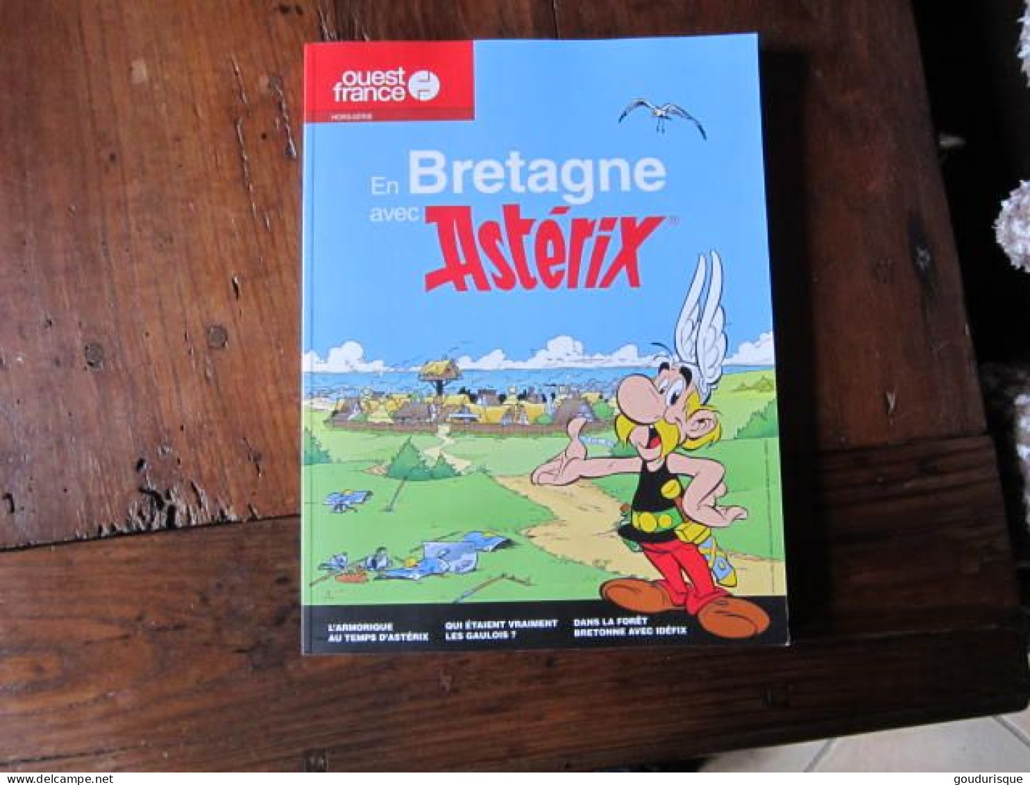 ASTERIX HORS SERIE OUEST FRANCE EN BRETAGNE AVEC ASTERIX - Astérix