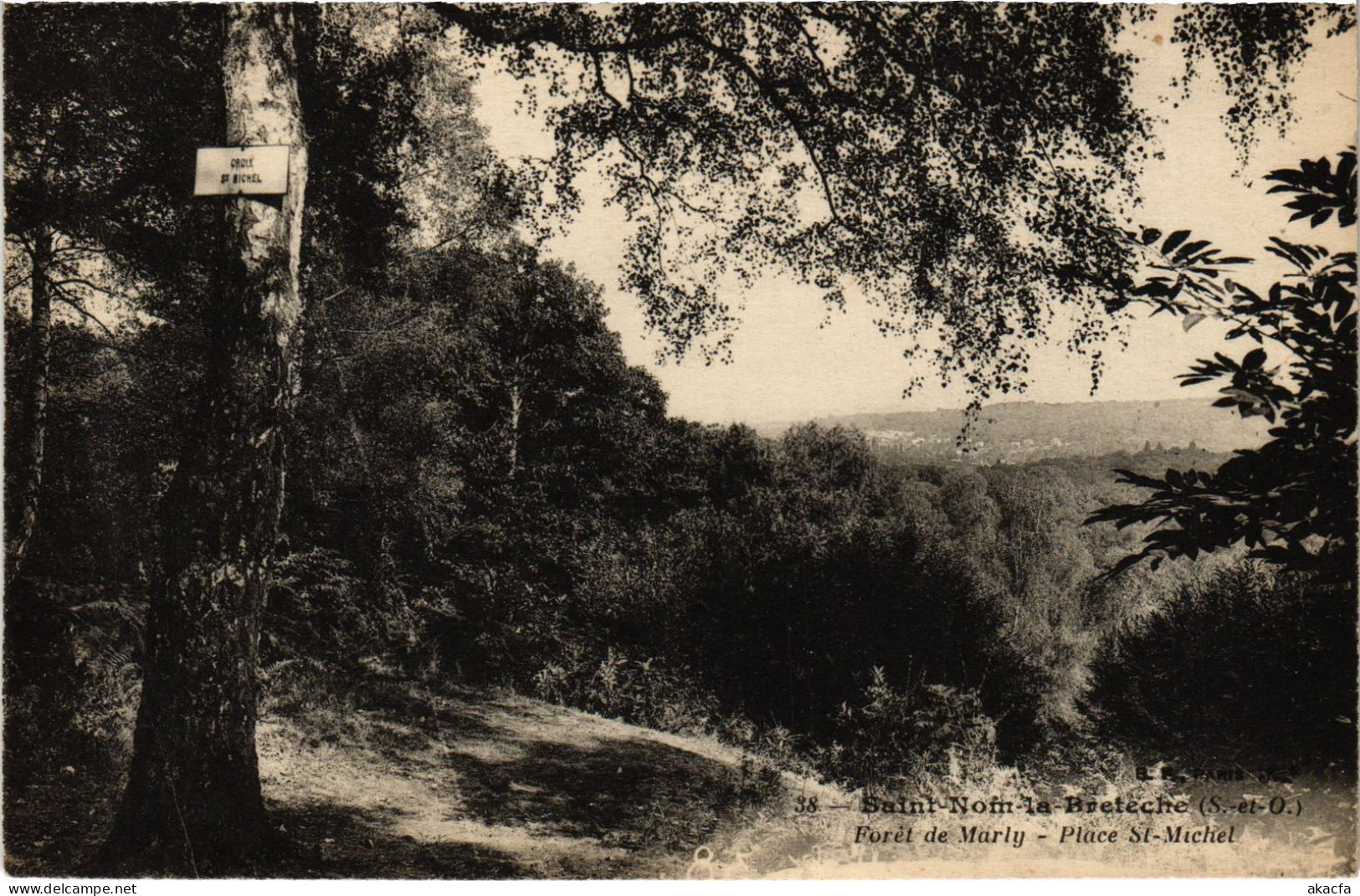 CPA SAINT-NOM-la-BRETECHE Foret De Marly - Place St-Michel (1386013) - St. Nom La Breteche