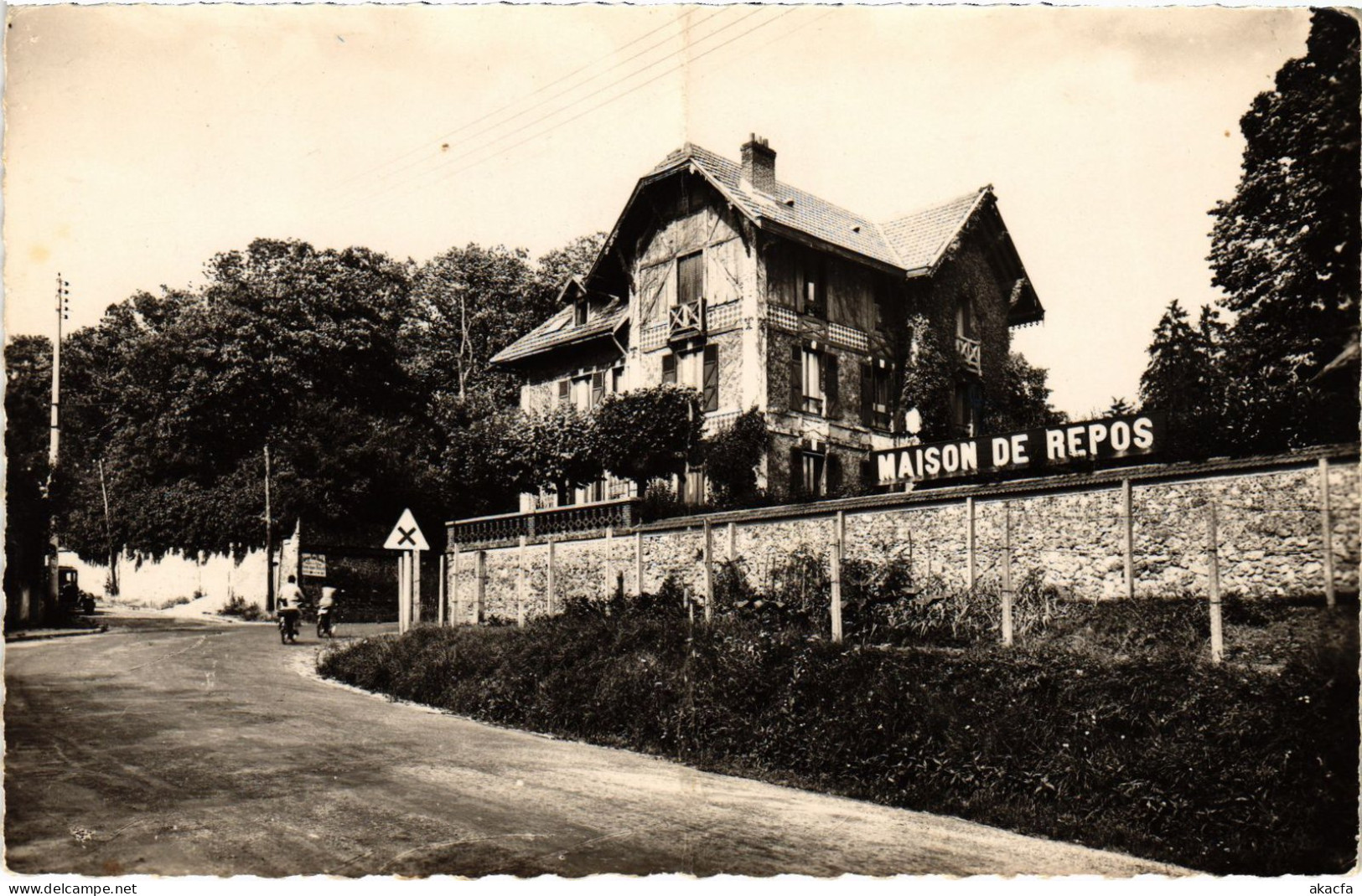 CPA NEAUPHLE-le-CHATEAU Maison De Repos (1386420) - Neauphle Le Chateau