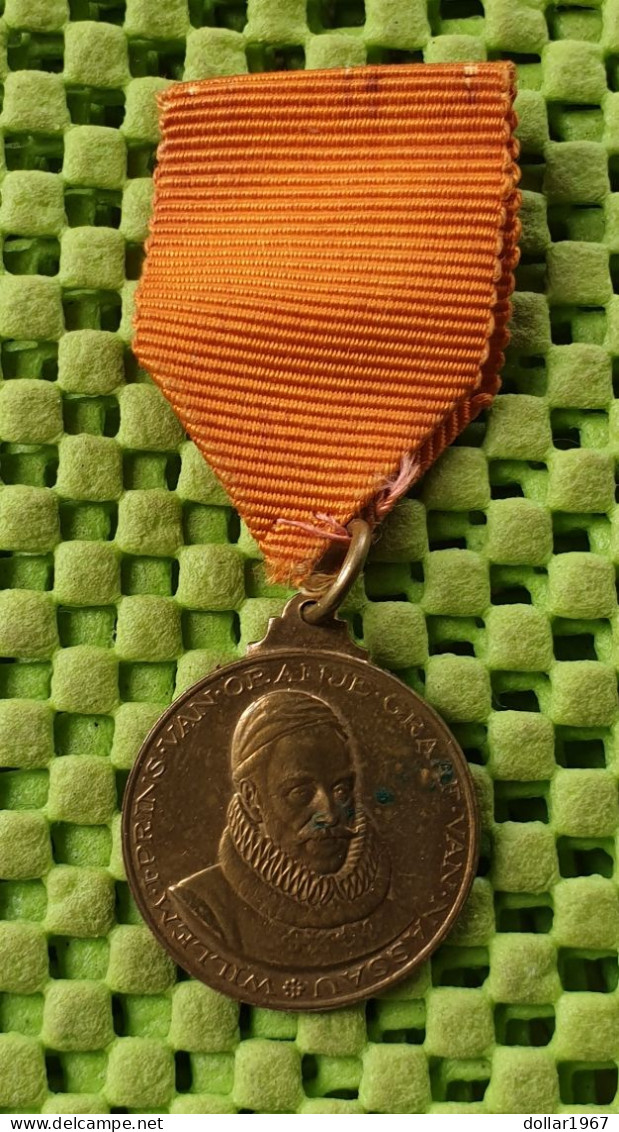 Medaille  : Vierde Eeuwfeest V/d Geboorte Van Willem Oranje 1933  -  Original Foto  !!  Medallion  Dutch - Royaux/De Noblesse