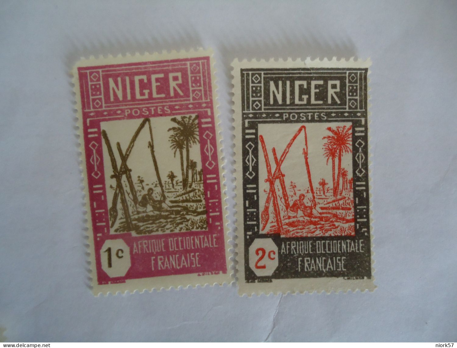 NIGER MLN 2 STAMPS WORKERS - Unused Stamps