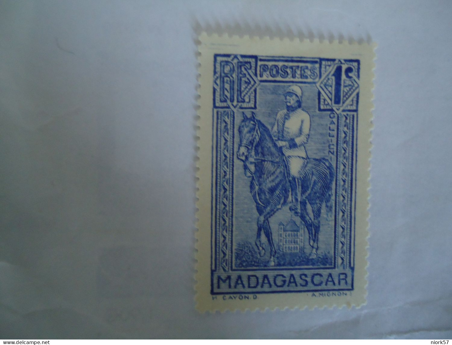 MADAGASCAR  MLN  STAMPS MEN ON HORSES - Madagascar (1960-...)